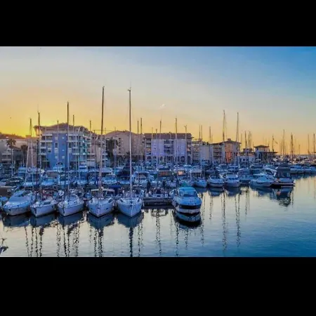 Apartment Port